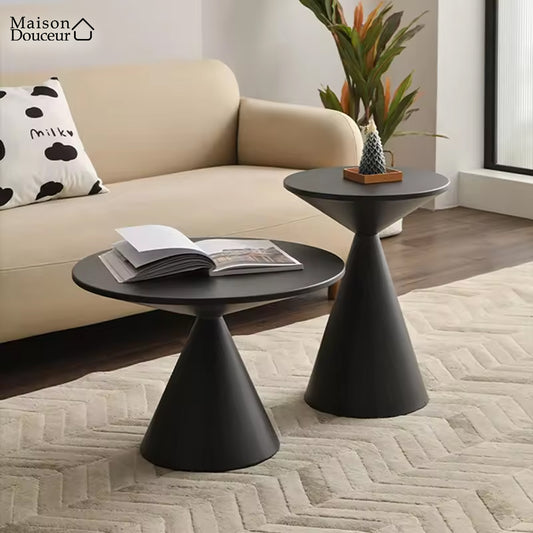 Runder Beistelltisch im Boreal-Stil 