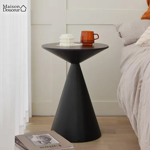 Runder Beistelltisch im Boreal-Stil 