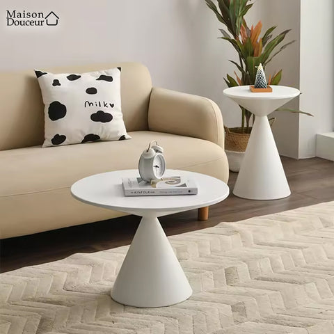 Runder Beistelltisch im Boreal-Stil 